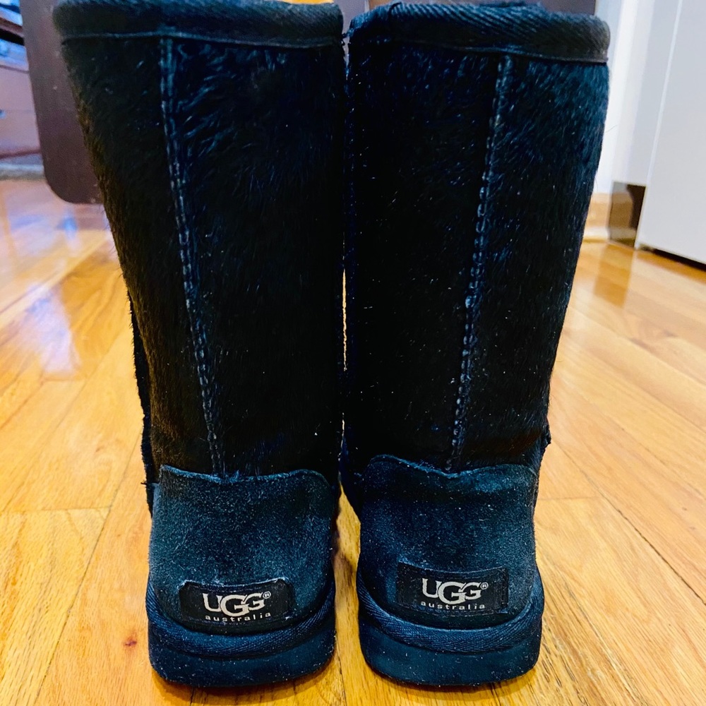 UGG Short Calfskin Black Boot
